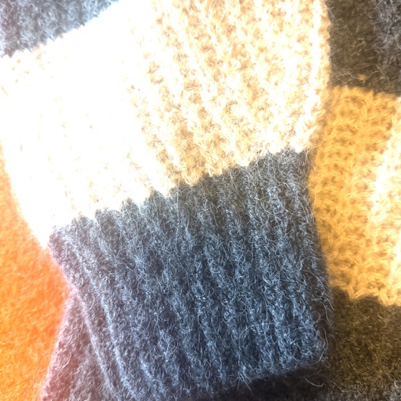 H&M oversized gray and off white stripe soft chunky sweater NWT - Picture 4 of 8